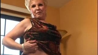 Mature blonde for some good sex Mature blonde for some good sex