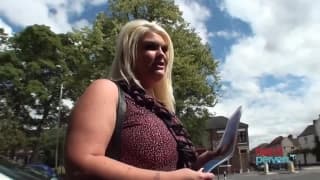 Sindy Strutt knows how to give blowjobs! Sindy Strutt knows how to give blowjobs!