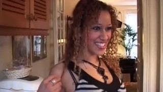 A French Arabian woman who opens her legs A French Arabian woman who opens her legs