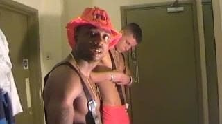 Two muscular gays enjoy a handjob! Amateur, Interracial , Handjob, Muscular