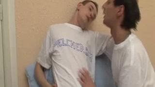 A good felching scene between gay friends A good felching scene between gay friends