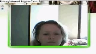 She leaves work to be show off in the chat