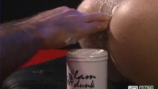 Jerek and Marco Montana show us some fisting