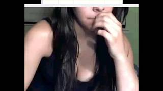 This brunette opens up wide for us on cam