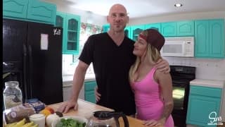 Kissa gives head to Johnny and cooks him food Blonde, Blowjob, Full HD