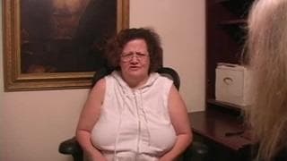 Very naughty older woman getting laid Very naughty older woman getting laid