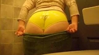 Irish PAWG shows off her nice ASSets!!