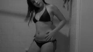 Amanda is stripping off and teasing us