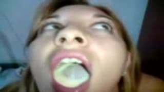 An amateur woman loves to taste spunk An amateur woman loves to taste spunk