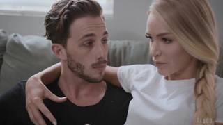 Sarah Vandella and Emma Hix enjoying a dick Sarah Vandella and Emma Hix enjoying a dick