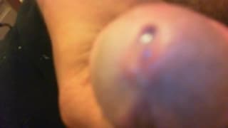 German dude jerks himself off at home German dude jerks himself off at home