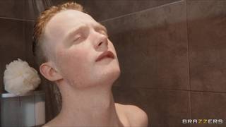 Blonde Payton Hall is a horny gilf!