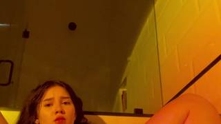 Webcam darling Taylorhills masturbates