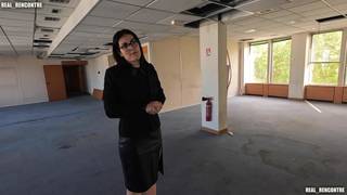 Slut sucks and gets fucked in a French interracial!