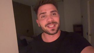 Her boyfriend proposes to suck his penis for his followers to see her