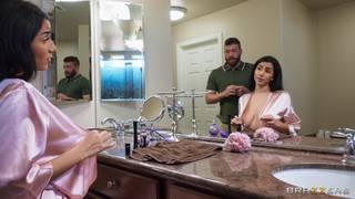 Roxie Sinner makes Xander give her a massage that quickly escalates Roxie Sinner makes Xander give her a massage that quickly escalates