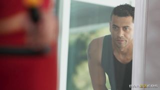 Payton Preslee’s sweaty fuck with big cocked Alex Jones