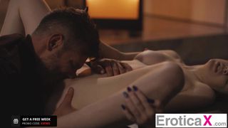 A very hot and sensual way to play with your partner