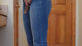 The influencer knows that we'd like to see her getting dressed to go out