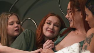 Siri Dahl’s lesbian foursome with Scarlet, Coco & Vanessa