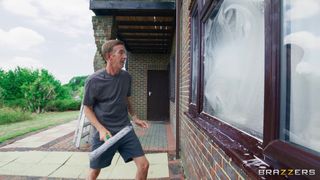Scarlett Starr ditches her BF for window washer Danny D's huge cock