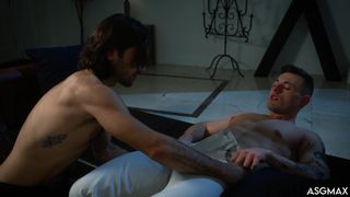 Ryder Owens came back to Noah Asli ready to suck his dick and balls!