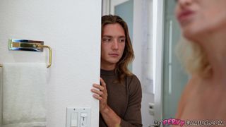 Ryan Keely is having an affair with her stepson Axel Haze