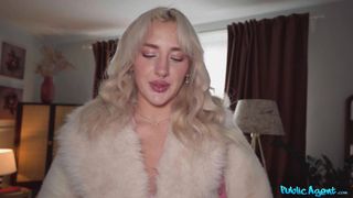 Sexy Sunflower Doll accepts cash for a blowjob in the hotel