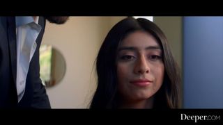 Violet Meyers amazes Manuel Ferrara with her curvy body